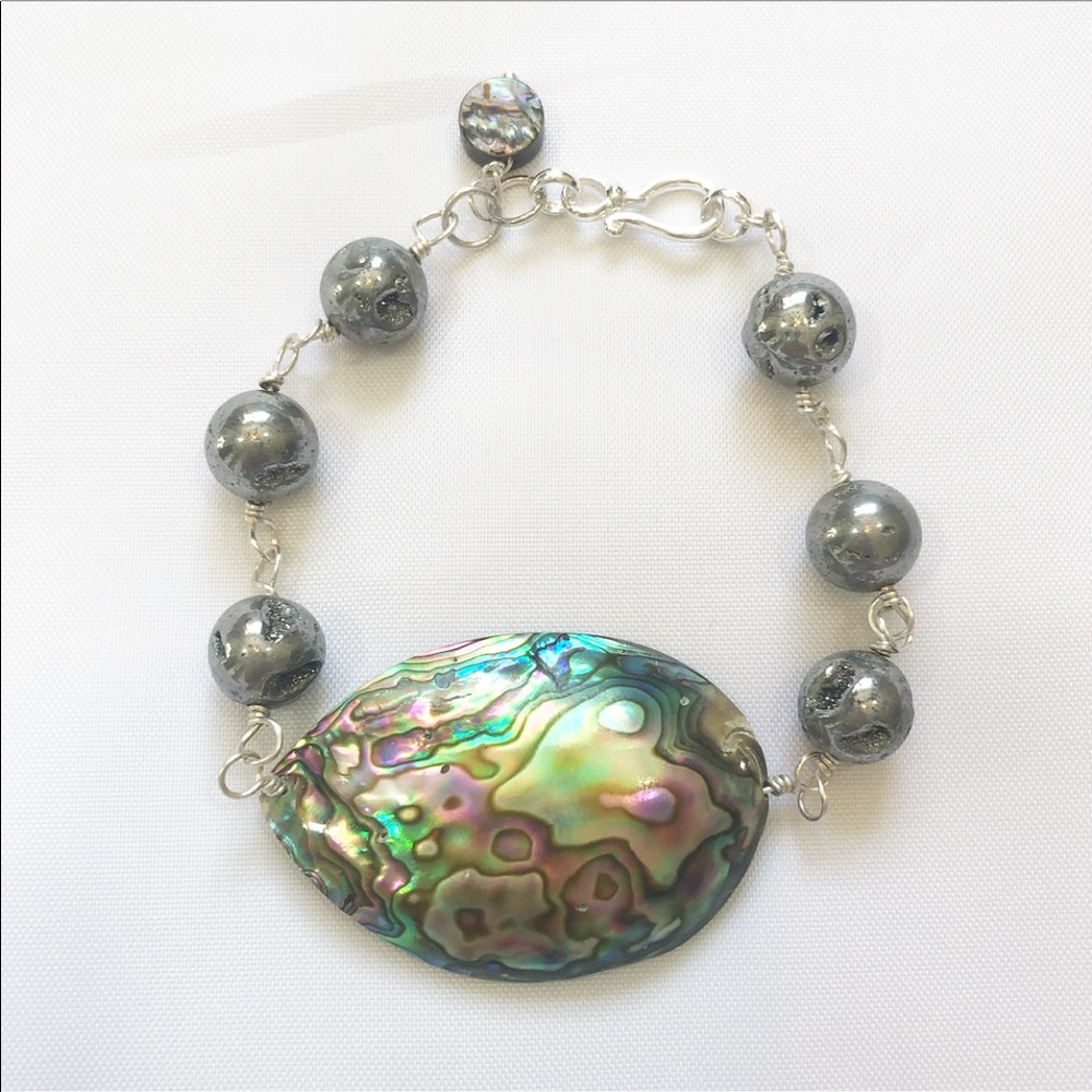 Iridescent Abalone Shell Bead Bracelet - Multicolor